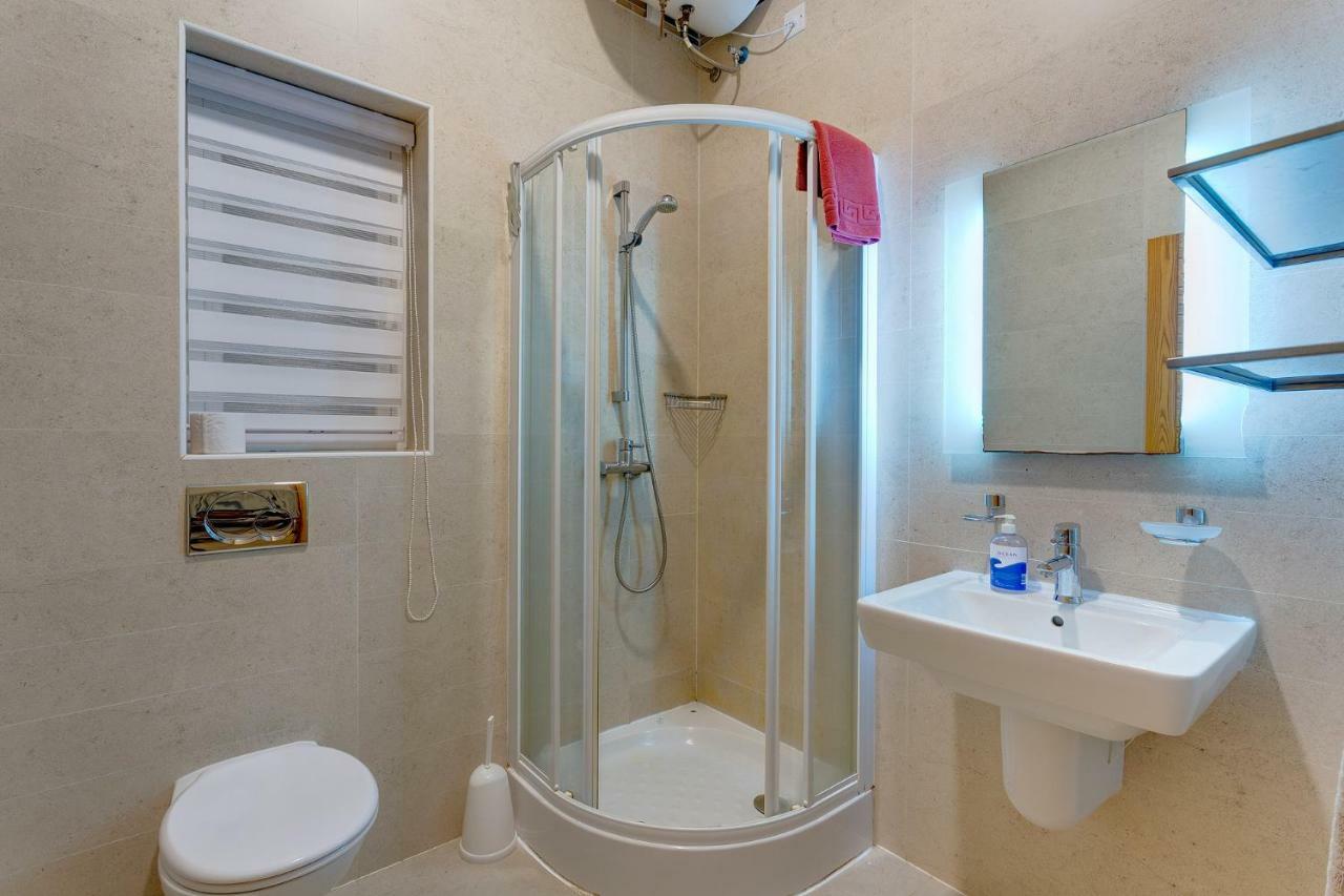 Apartment In Fort Cambridge With Pool Sliema Exterior foto