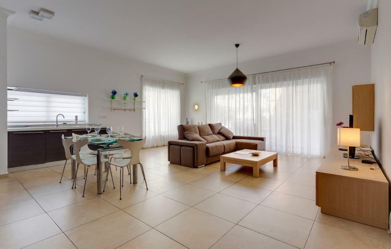 Apartment In Fort Cambridge With Pool Sliema Exterior foto