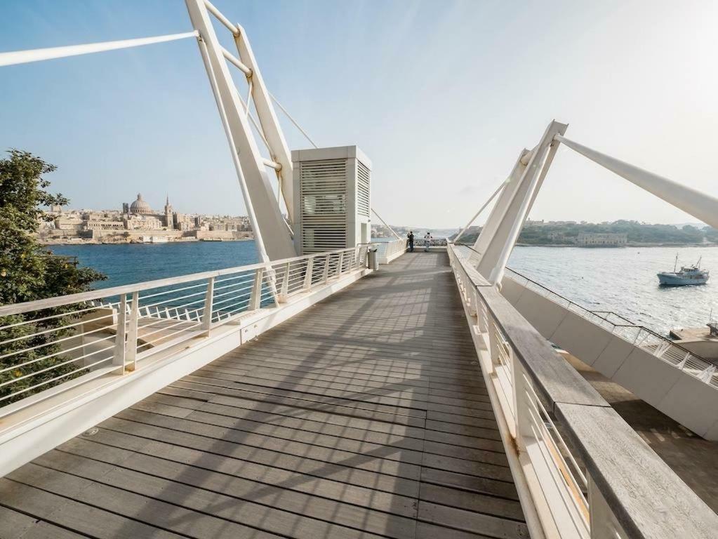 Apartment In Fort Cambridge With Pool Sliema Exterior foto
